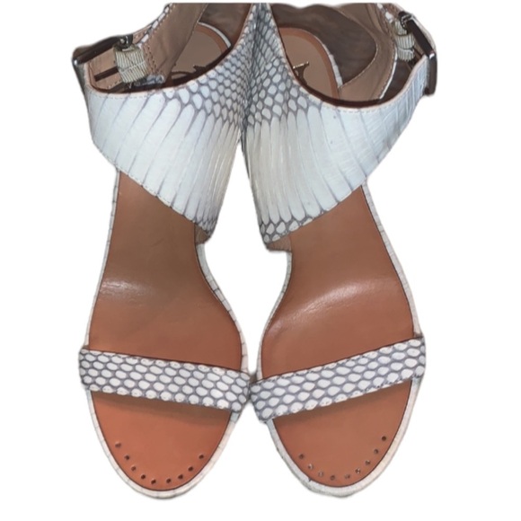 Vince Camuto Pikora Cream Snakeskin Peep Toe Stilettos Size 8 Heels Ankle Strap - Picture 3 of 16